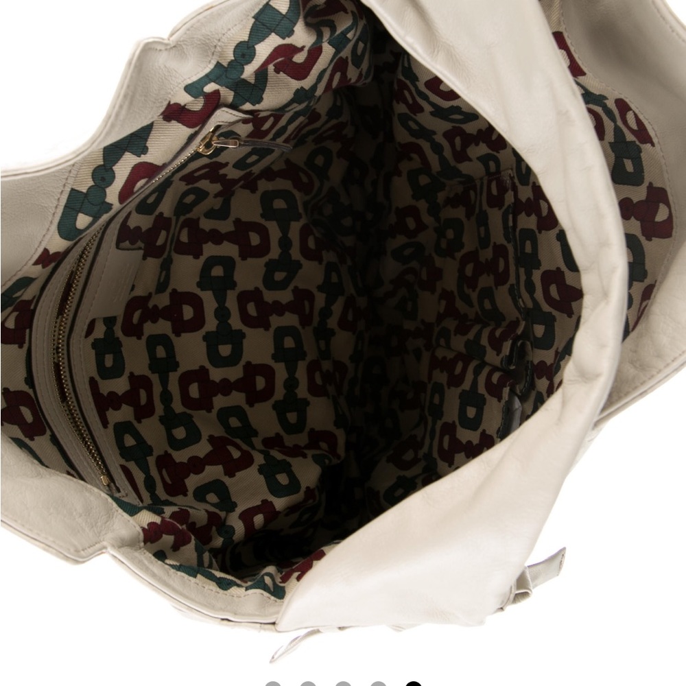 Gucci
Medium Signature Hysteria Tote - Picture 8 of 16